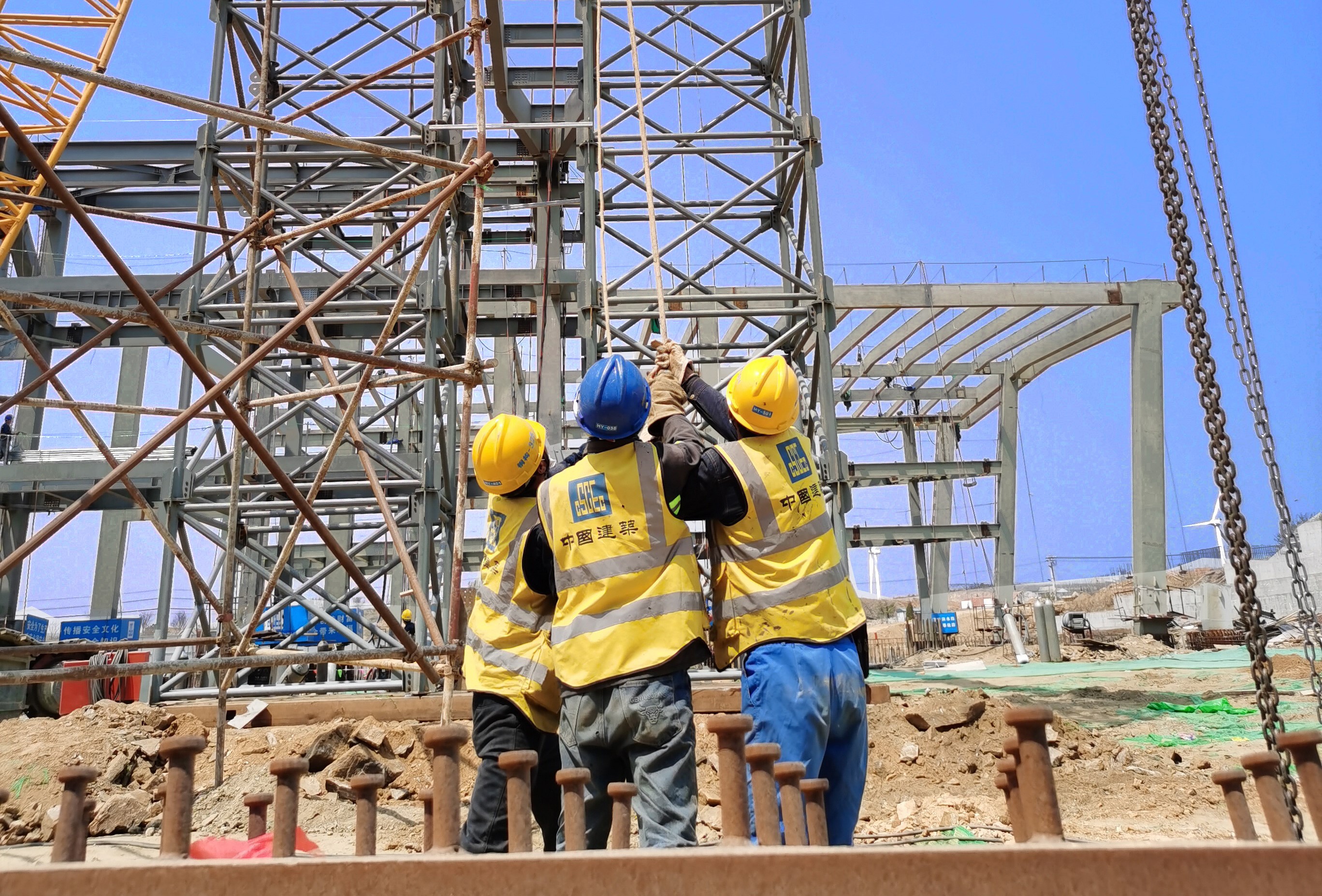 威海国际经贸交流中心项目吊装劳务.jpg
