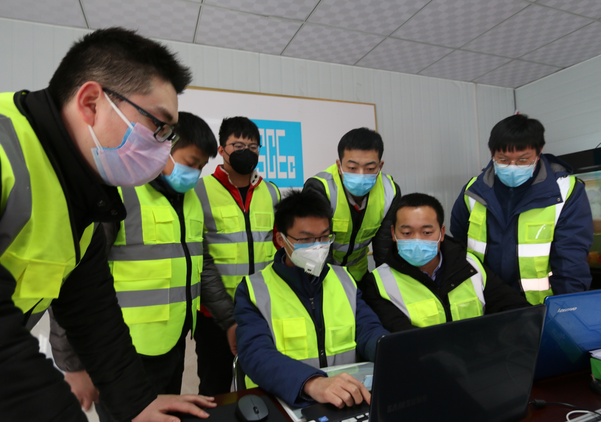 商讨施工方案.jpg